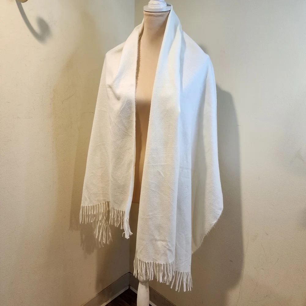 A Sund Cashmere And Wool Blend Classic Cream Fringe Throw Shawl Scarf